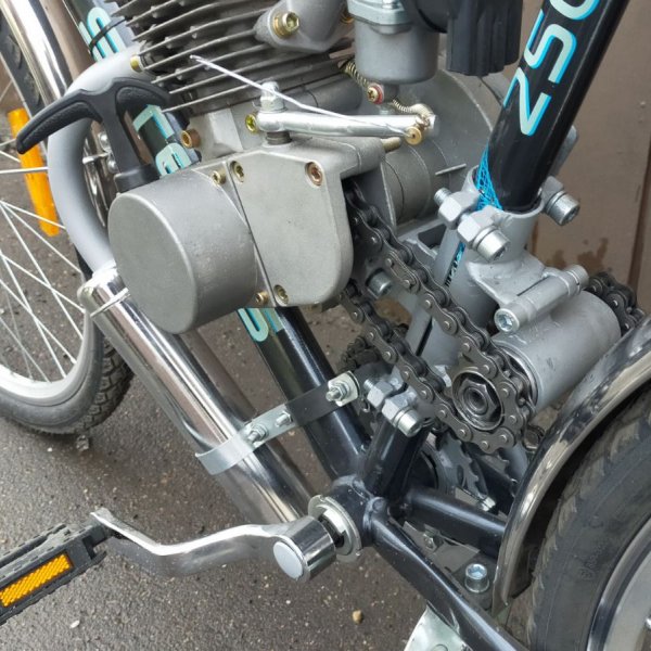 Шоссейный велосипед с мотором Ф-80